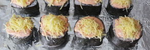 запеченные роллы с крабовыми палочками