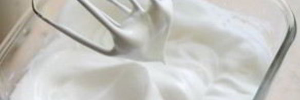 бисквитный рулет с клубникой