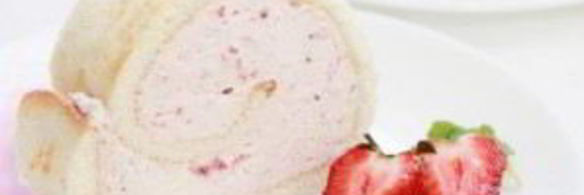 бисквитный рулет с клубникой