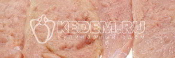 куриный рулет с черносливом и сыром