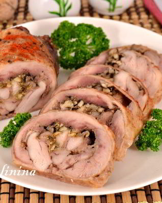 Куриный рулет с орехами