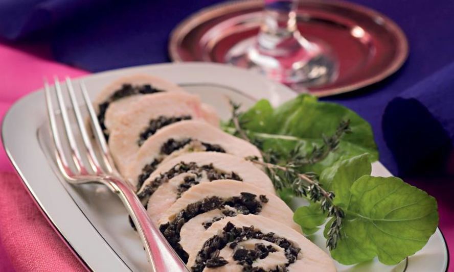 Рецепт куриного рулета с солеными грибами