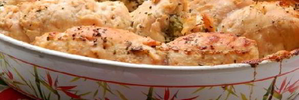 куриные рулетики с маринованными огурчиками запеченные в сметане