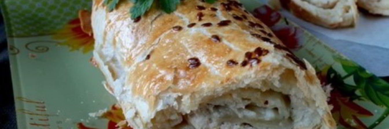 Куриные рулетики в слоеном тесте