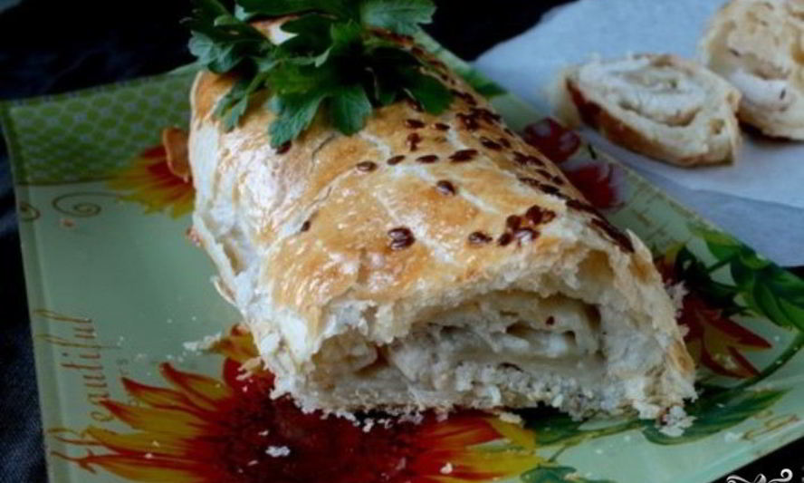 Рецепт куриных рулетиков в слоеном тесте