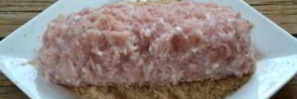 мясной рулет из фарша с яйцом