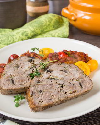 Мясной рулет из индейки