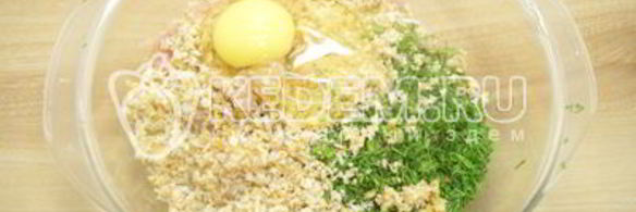 мясной рулет с яйцом