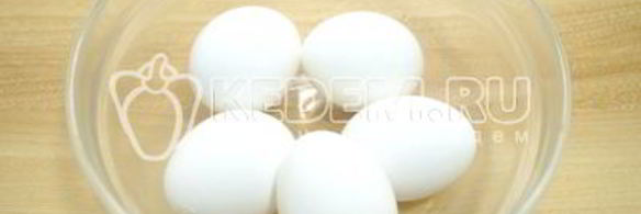 мясной рулет с яйцом