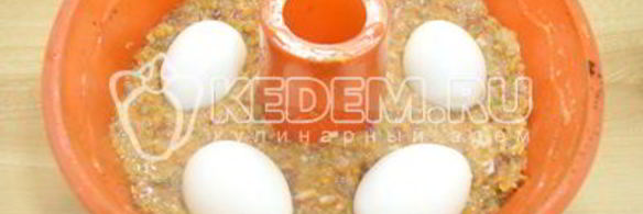 мясной рулет с яйцом