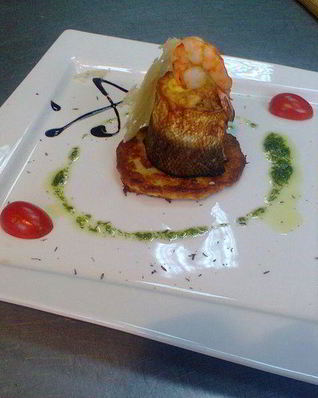 Рулет из лосося на дранике