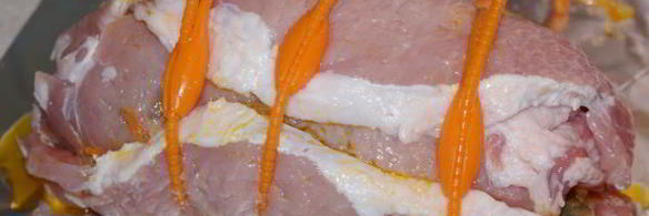 рулет из свинины с морковью и грибами