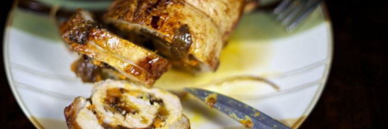 Рулет из свинины с овощами