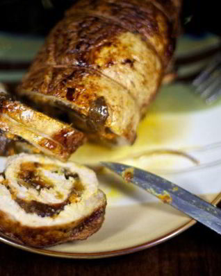 Рулет из свинины с овощами