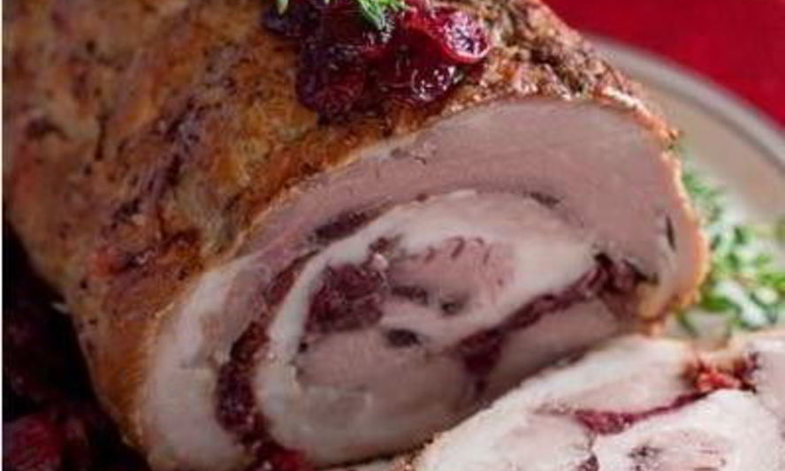 Рецепт рулета из свинины с вяленой клюквой и тимьяном