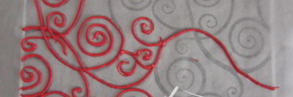 рулет с декоративным украшением