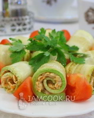 Рулетики из кабачков с морковью и грецкими орехами