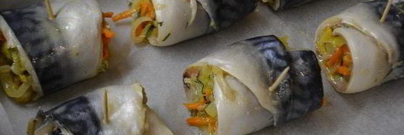 рулетики из скумбрии с овощами