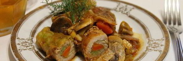 рулетики из свинины с овощами