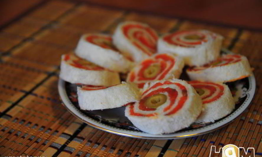 Рецепт рулетиков со слабосоленой форелью