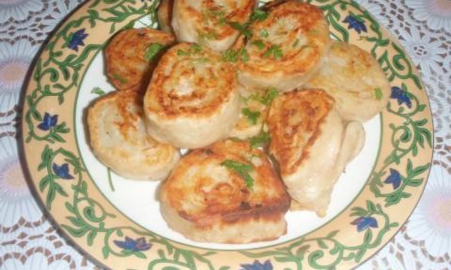 Рецепт рулетов с картофелем и грибами