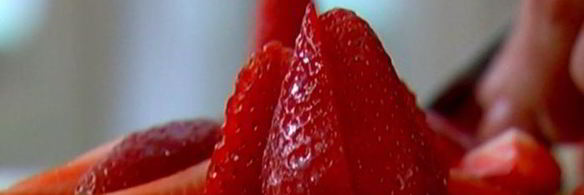 сладкая тортилья с клубникой, малиной и ежевикой