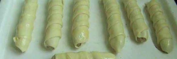 сосиски в дрожжевом тесте