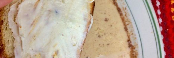 французские жареные сэндвичи с сыром филадельфия и зелеными яблоками