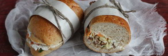 сэндвич с мясом и капустой