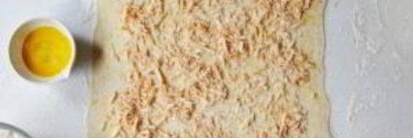 сырные палочки из слоеного теста