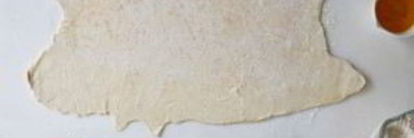 сырные палочки из слоеного теста