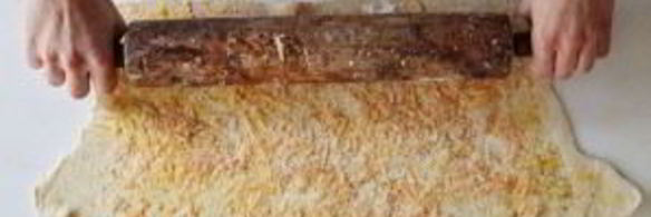 сырные палочки из слоеного теста