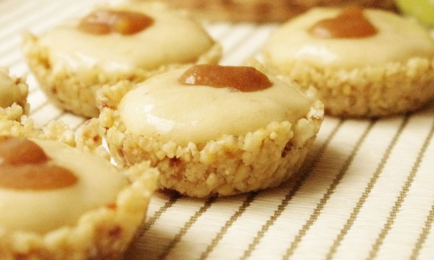 Рецепт тарталеток из кешью, банана и фиников