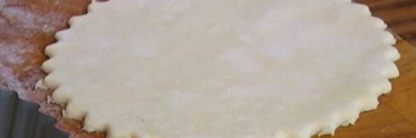 тарталетки с грушами и красной смородиной