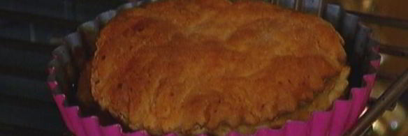 тарталетки с грушами и красной смородиной