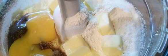 тарталетки с карамельным соусом и макадамией