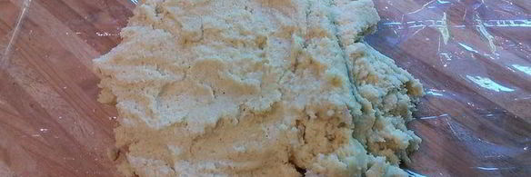 тарталетки с карамельным соусом и макадамией