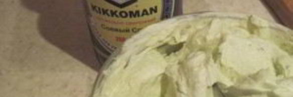 тарталетки с креветками и авокадо