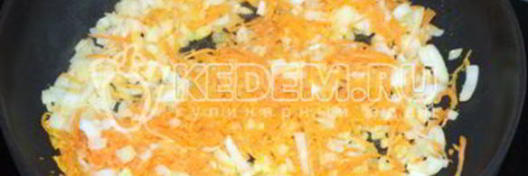 тарталетки с печеночным муссом и помидорами