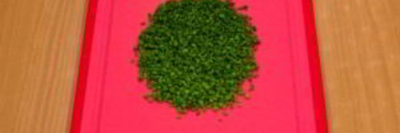 тарталетки с печеночным муссом, перепелиными яйцами и помидорами черри