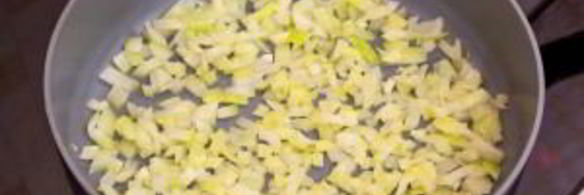 тарталетки с печеночным муссом, перепелиными яйцами и помидорами черри