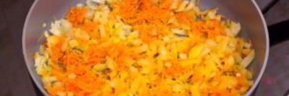 тарталетки с печеночным муссом, перепелиными яйцами и помидорами черри