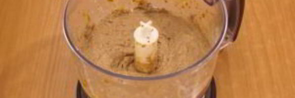 тарталетки с печеночным муссом, перепелиными яйцами и помидорами черри