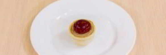 тарталетки с печеночным паштетом и гранатовым желе