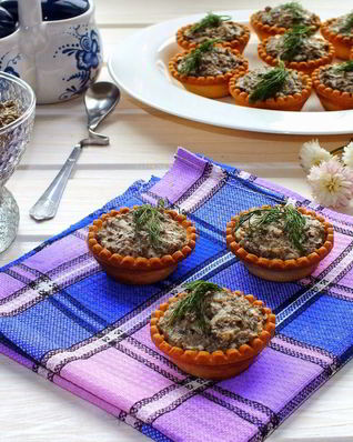 Тарталетки с шампиньонами