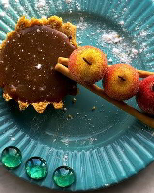 Тарталетки с шоколадным ганашем и карамелью