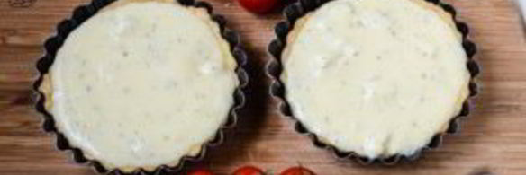 тарталетки с сыром и помидорами