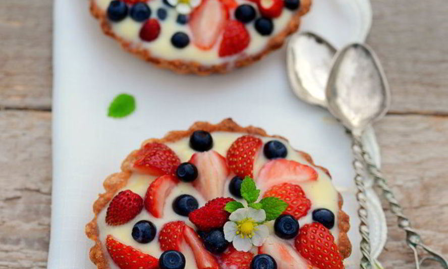 Рецепт тарталеток с заварныма кремома и клубникого