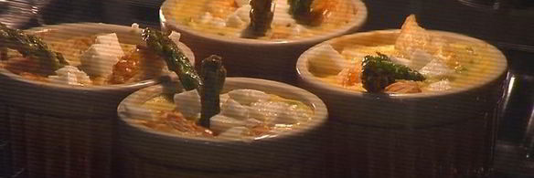 тарталетки со спаржей, розмарином и сыром