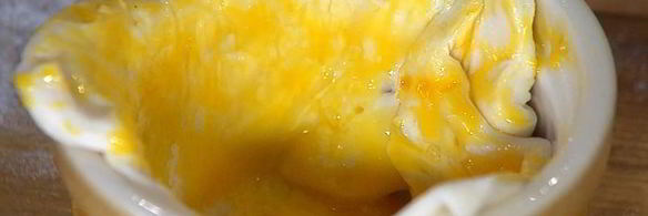 тарталетки со спаржей, розмарином и сыром